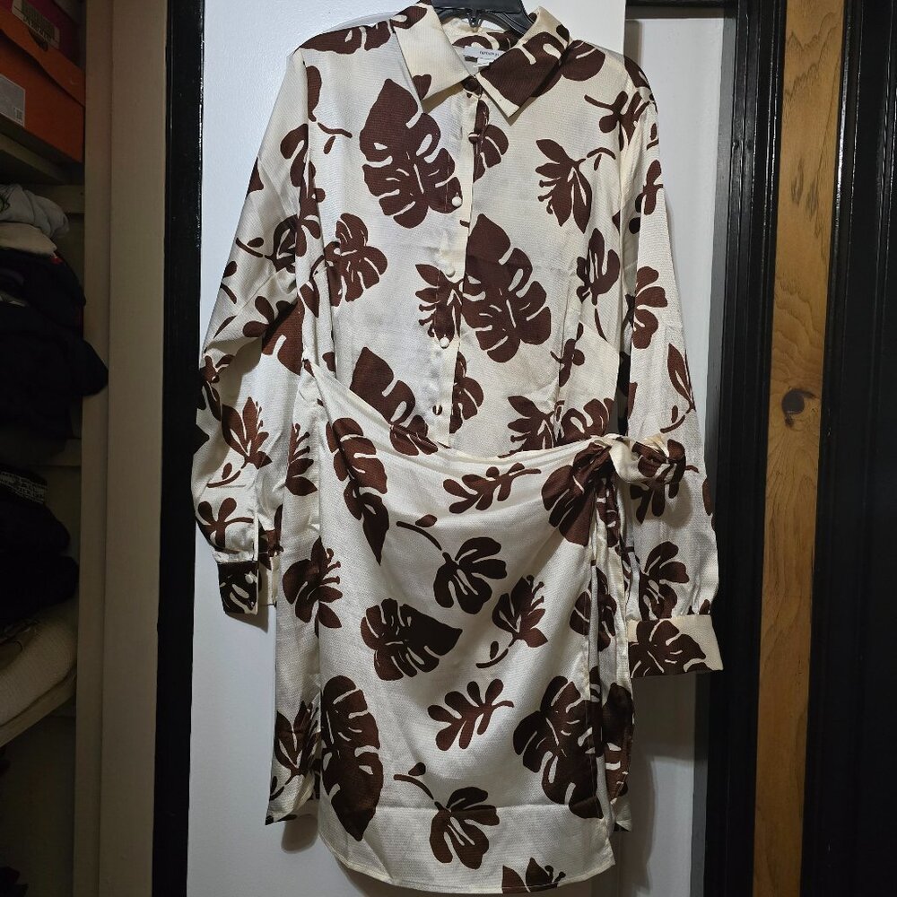 Forever 21 Women's Side Waist Tie Brown & Cream Leaf Print Buttoned Shirt Dress